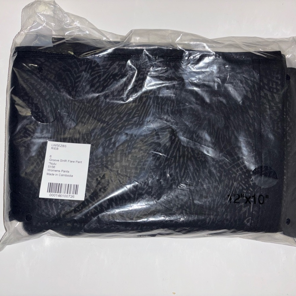 NWT Lululemon SHR Groove Flare Pants 6